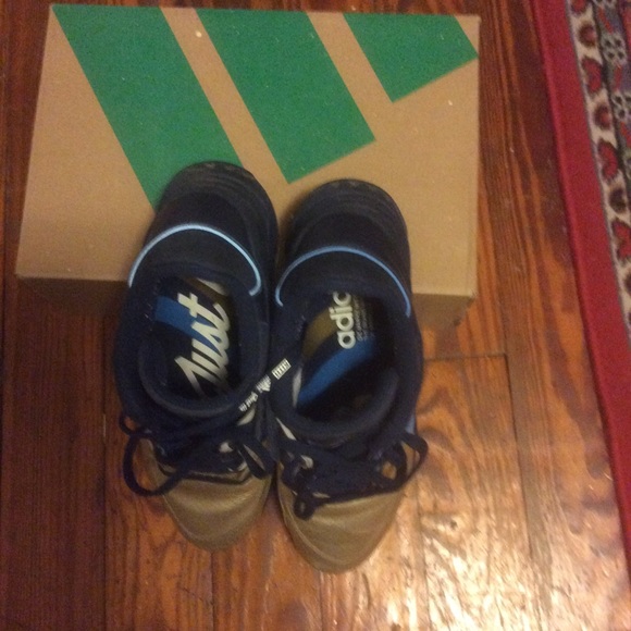Ronnie Fieg x Adidas NYC's Bravest EQT 93 support - Picture 7 of 8